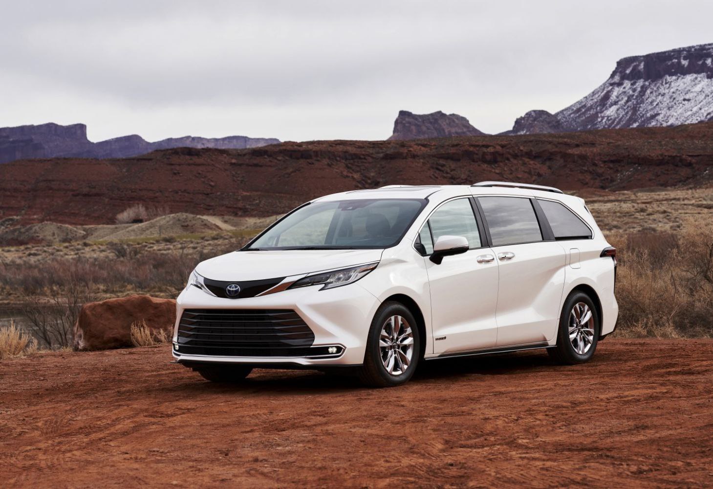 Specifications: Toyota Sienna IV 2.5 (245 Hp) Hybrid E-Four e-CVT 2020, 2021, 2022, 2023, 2024, 2025