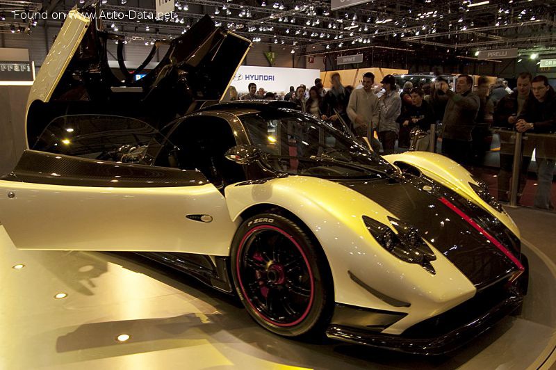 Specifications: Pagani Zonda Cinque Tricolore 7.3 V12 (678 Hp) Automatic 2010