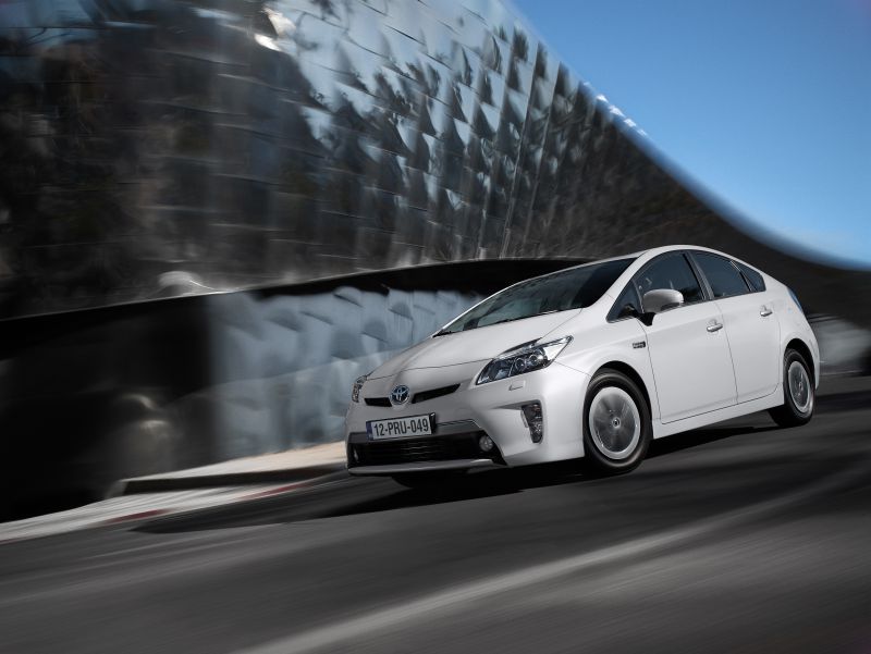 Specifications: Toyota Prius III (ZVW30) 1.8 (136 Hp) Plug-in Hybrid e-CVT 2012, 2013, 2014, 2015
