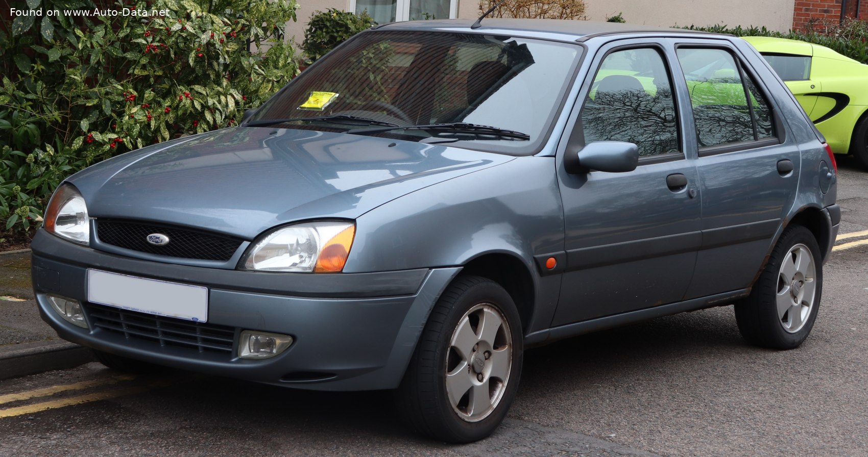 Specifications: Ford Fiesta V (Mk5) 5 door 1.25i 16V (75 Hp) 1999, 2000, 2001