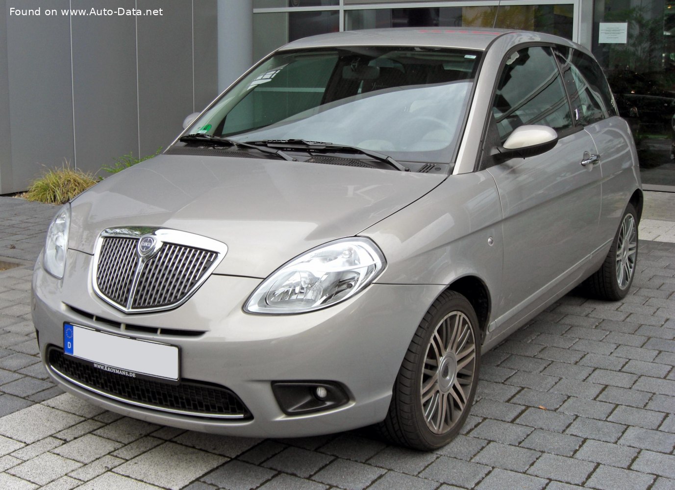 Specifications: Lancia Ypsilon (843, facelift 2006) Sport Momo Design 1.3 Multijet 16V (105 Hp) 2007, 2008, 2009, 2010