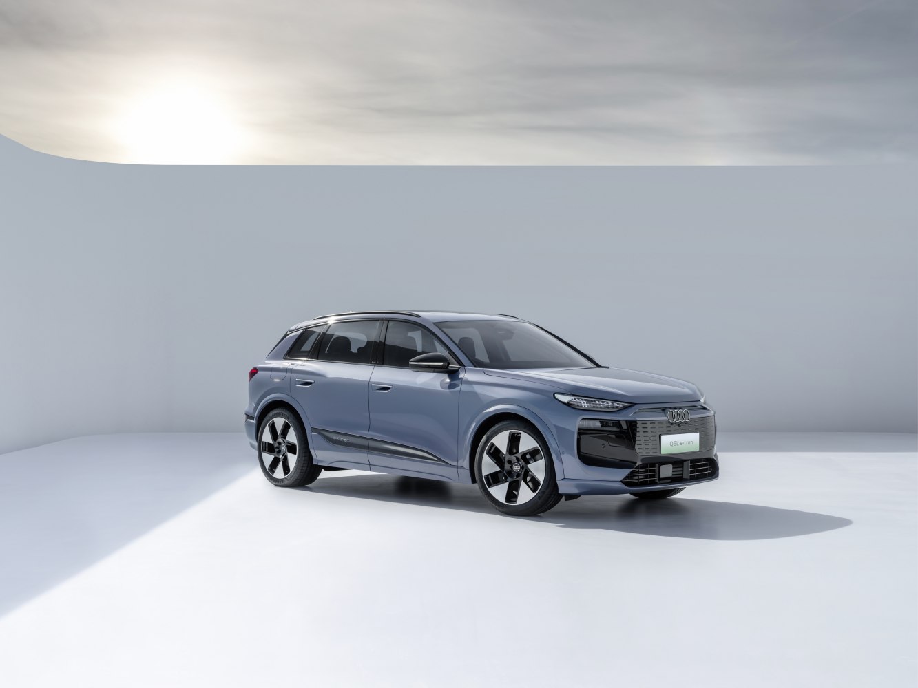Specifications: Audi Q6L e-tron (GF) 107 kWh (279 Hp) 2025
