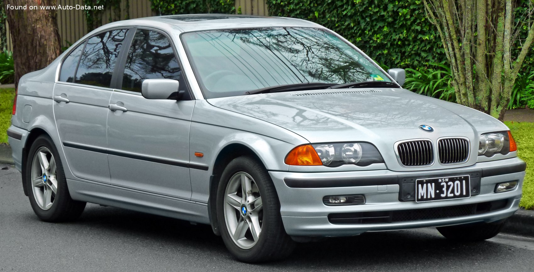 Specifications: BMW 3 Series Sedan (E46) 330xi (231 Hp) 2000, 2001