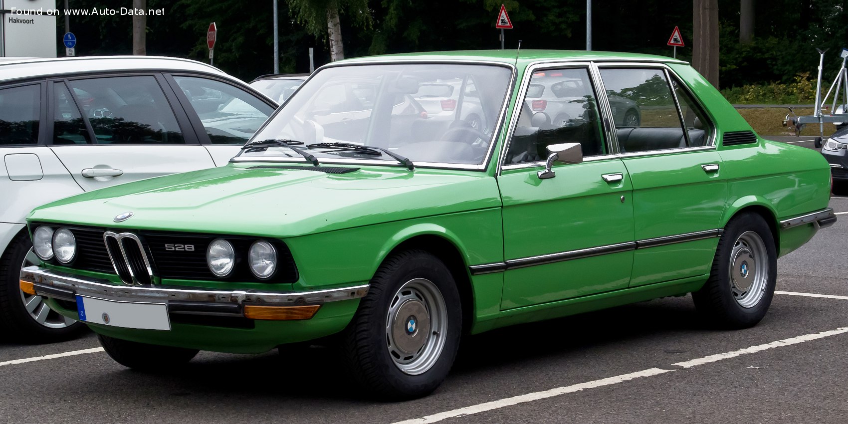 Specifications: BMW 5 Series (E12) 525 (146 Hp) 1973, 1974, 1975, 1976