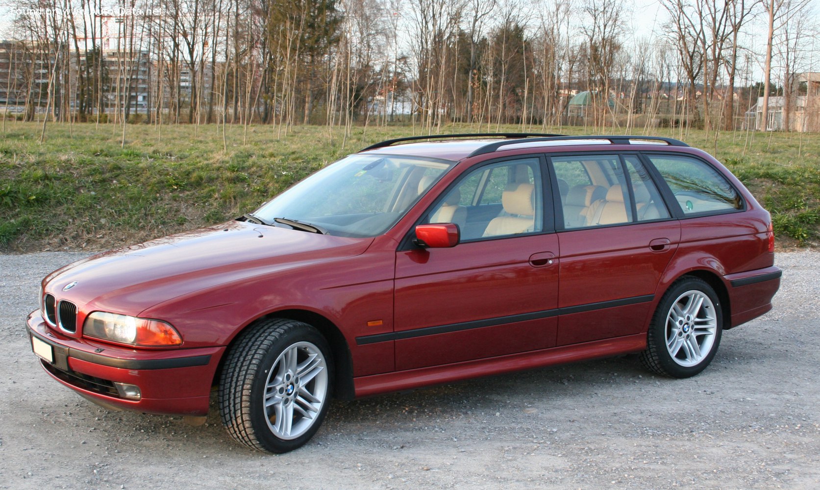 Specifications: BMW 5 Series Touring (E39) 530d (184 Hp) 1998, 1999, 2000