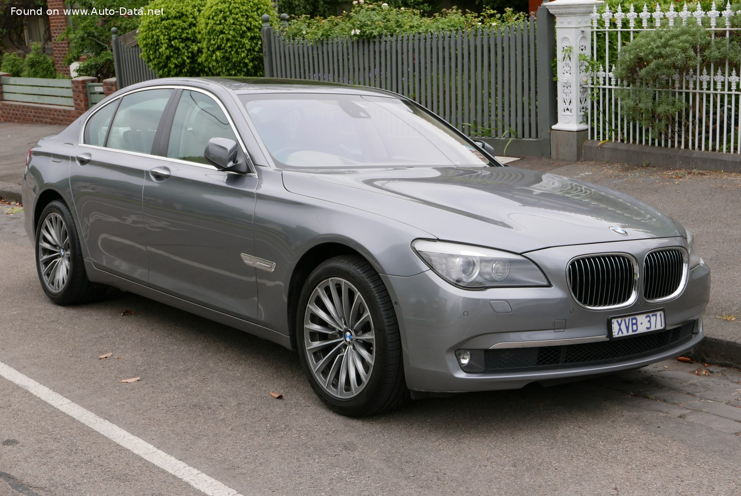 Specifications: BMW 7 Series (F01) 760i (544 Hp) Automatic 2008, 2009, 2010, 2011