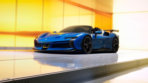 2023 Ferrari SF90 XX Spider - Photo 1
