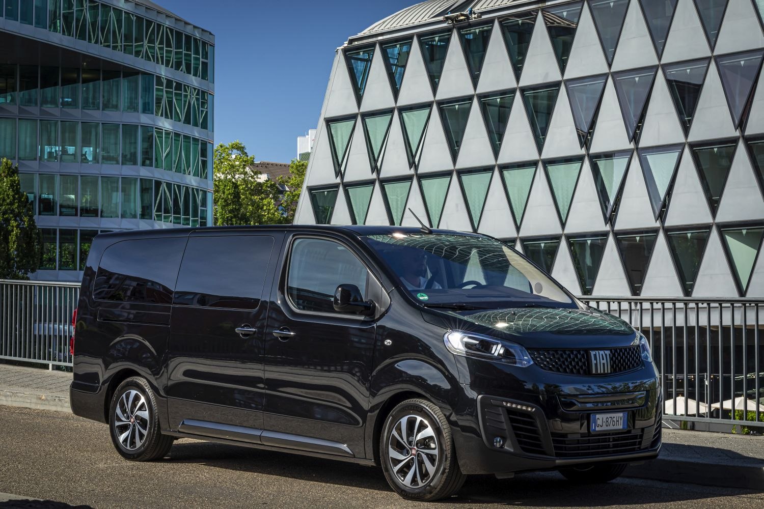 Specifications: Fiat E-Ulysse III 50 kWh (136 Hp) Standard 8 Seat 2022, 2023, 2024, 2025