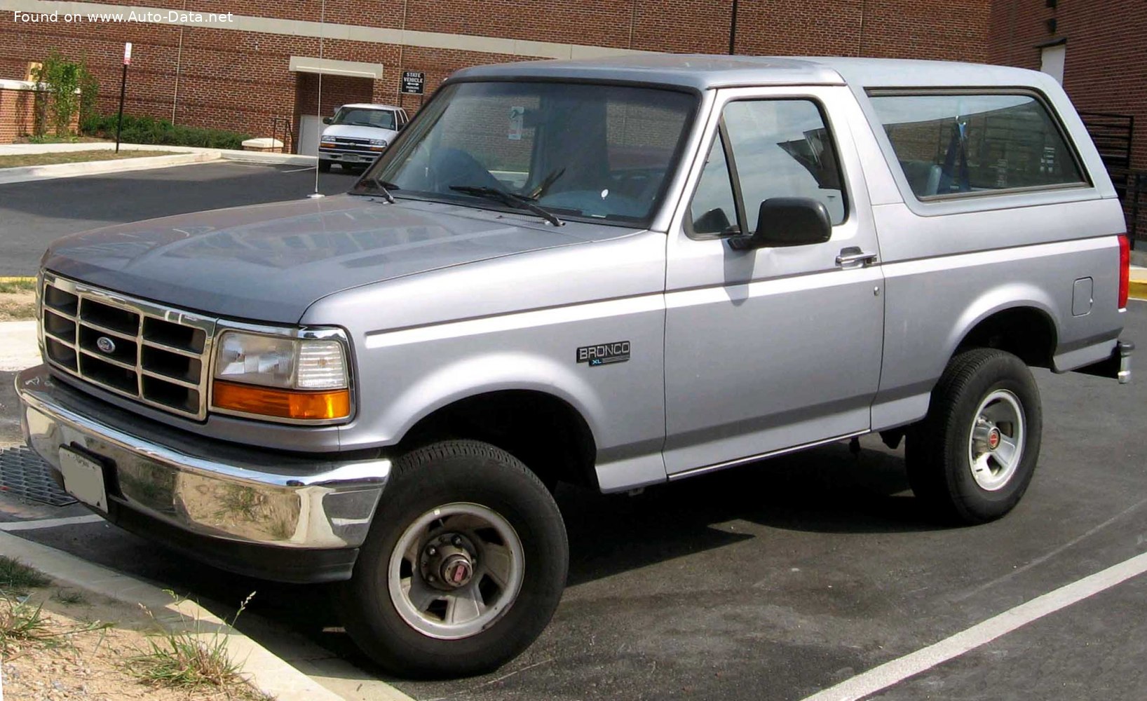 Specifications: Ford Bronco V 4.9 (147 Hp) AWD 1992, 1993, 1994, 1995, 1996