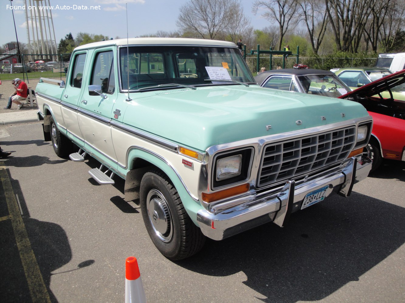Specifications: Ford F-Series F-250 VI Crew Cab 6.6 400 V8 (169 Hp) 1977, 1978, 1979