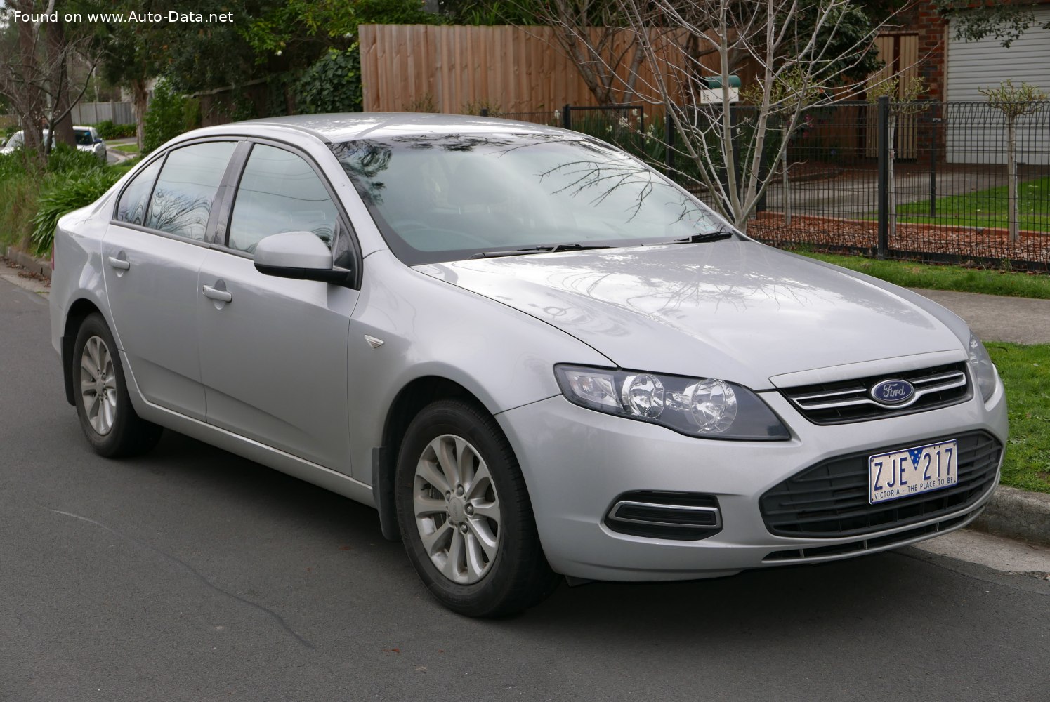 Specifications: Ford Falcon (FG, facelift 2011) 4.0 EcoLPi (269 Hp) Automatic 2011, 2012, 2013, 2014