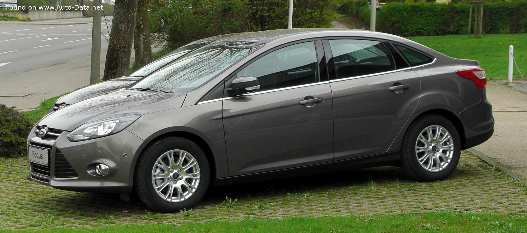 Specifications: Ford Focus III Sedan 1.6 EcoBoost (150 Hp) startstop 2010, 2011, 2012, 2013, 2014