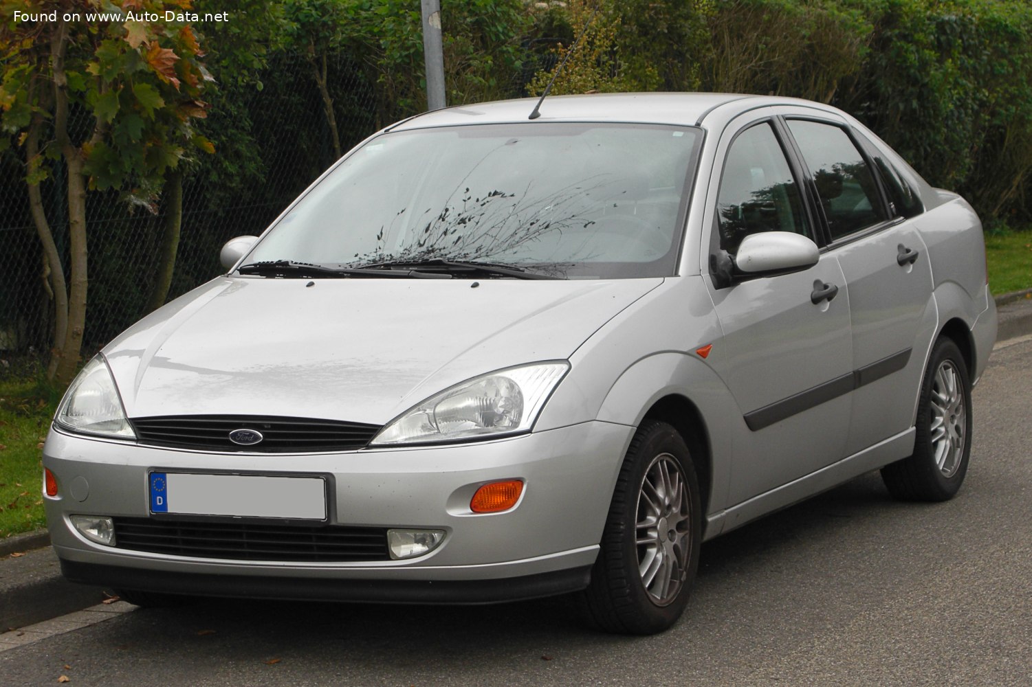 Specifications: Ford Focus I Sedan 1.8 TDCi (115 Hp) 2004, 2005