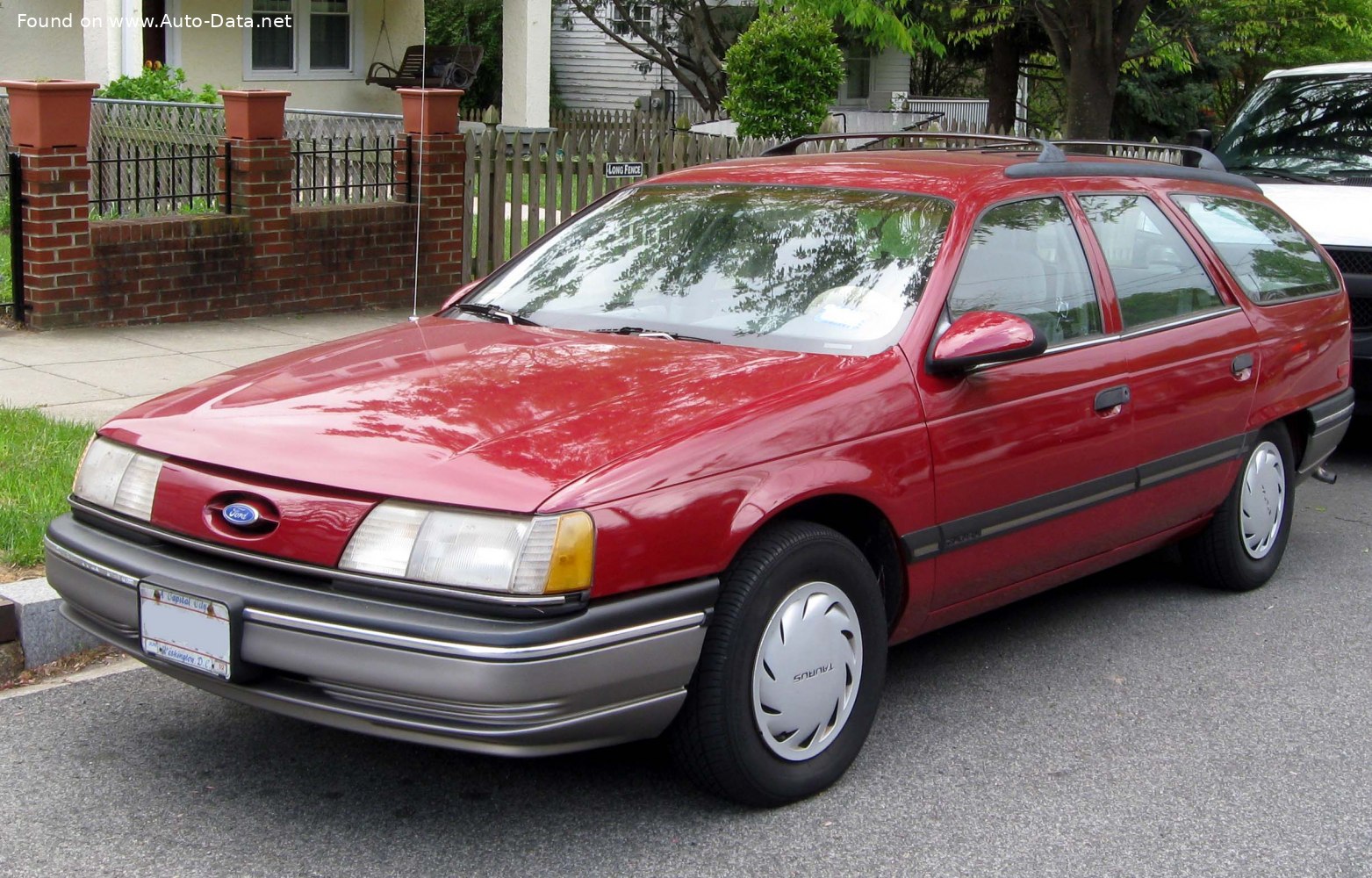 Specifications: Ford Taurus I Station Wagon 2.5 (89 Hp) 1986, 1987, 1988, 1989, 1990, 1991