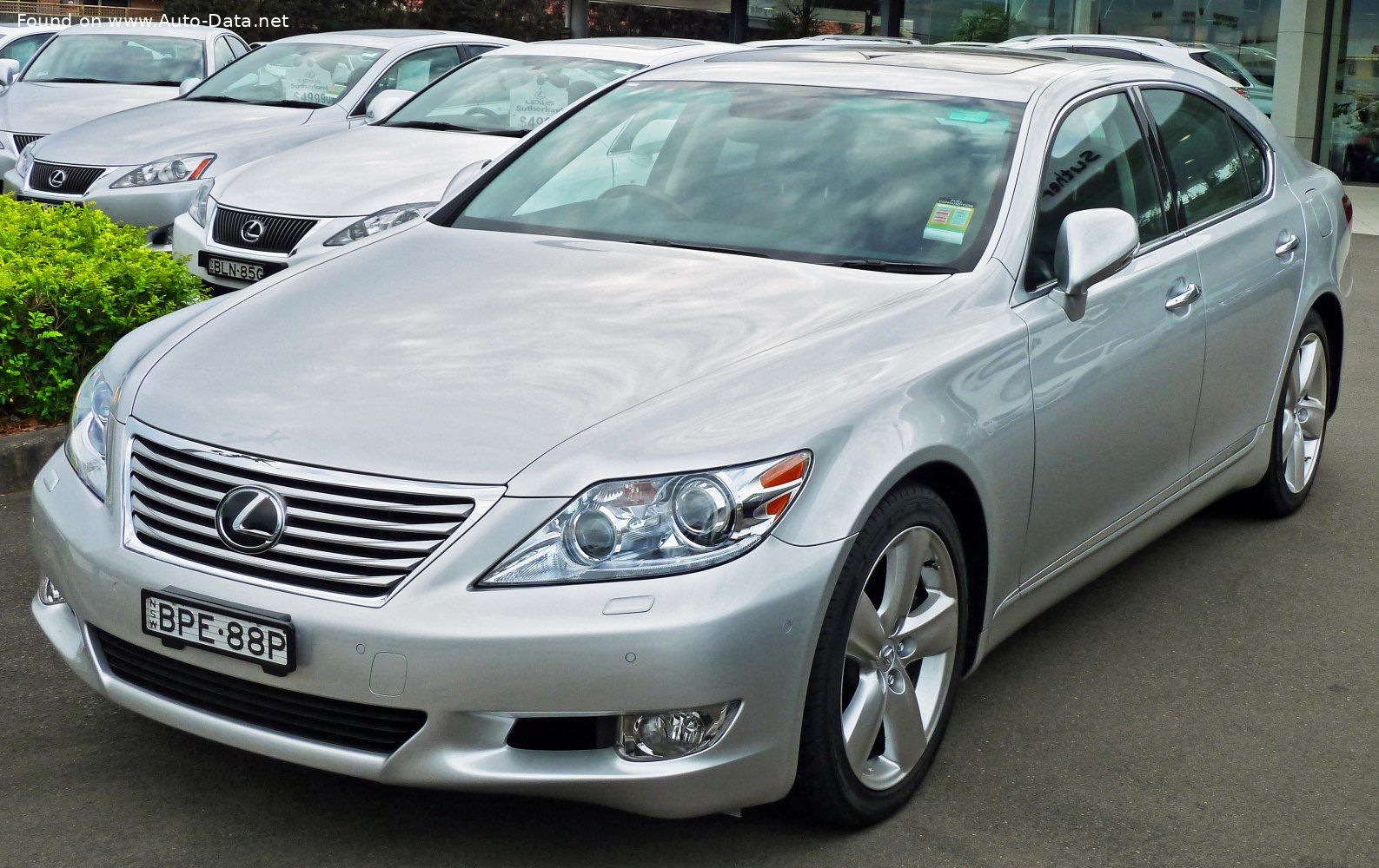 Specifications: Lexus LS IV (facelift 2009) 460 V8 (367 Hp) AWD Super ECT 2009, 2010, 2011, 2012
