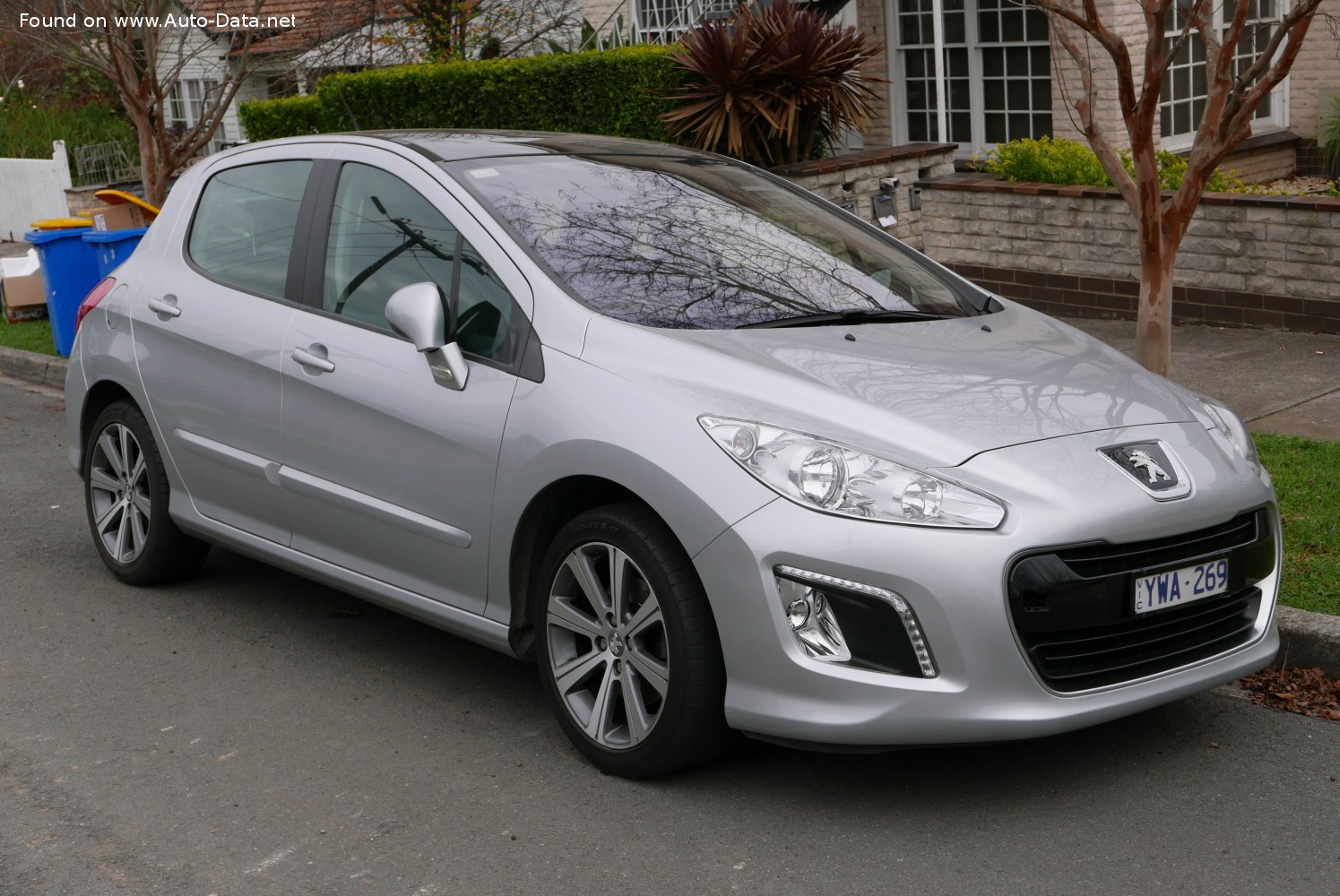 Specifications: Peugeot 308 I (Phase II, 2011) 1.6 16V THP (156 Hp) Automatic 2011, 2012, 2013