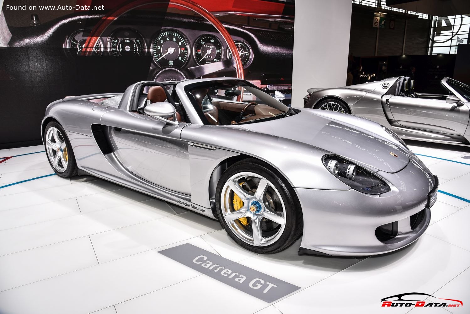 Specifications: Porsche Carrera GT 5.7 i V10 40V (612 Hp) 2003, 2004, 2005, 2006, 2007
