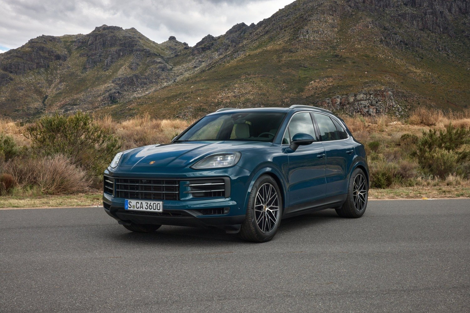 Specifications: Porsche Cayenne III (facelift 2023) Turbo 4.0 V8 (739 Hp) E-Hybrid Tiptronic S 2023, 2024, 2025