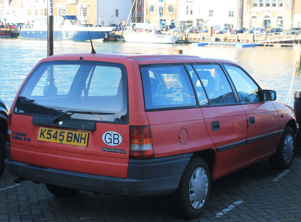 Specifications: Vauxhall Astra Mk III Estate 1.6 Si (100 Hp) Automatic 1992, 1993, 1994