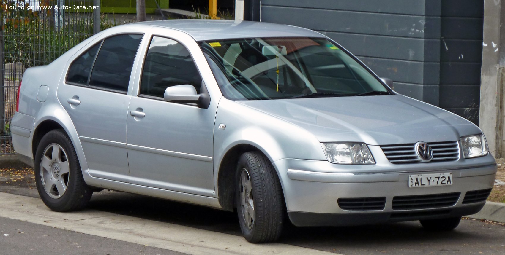Specifications: Volkswagen Bora (1J2) 2.3 VR5 20V (170 Hp) 2000, 2001, 2002, 2003, 2004, 2005