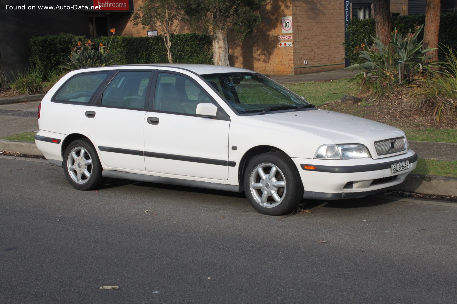 Specifications: Volvo V40 Combi (VW) 2.0 T4 (200 Hp) 1997, 1998, 1999