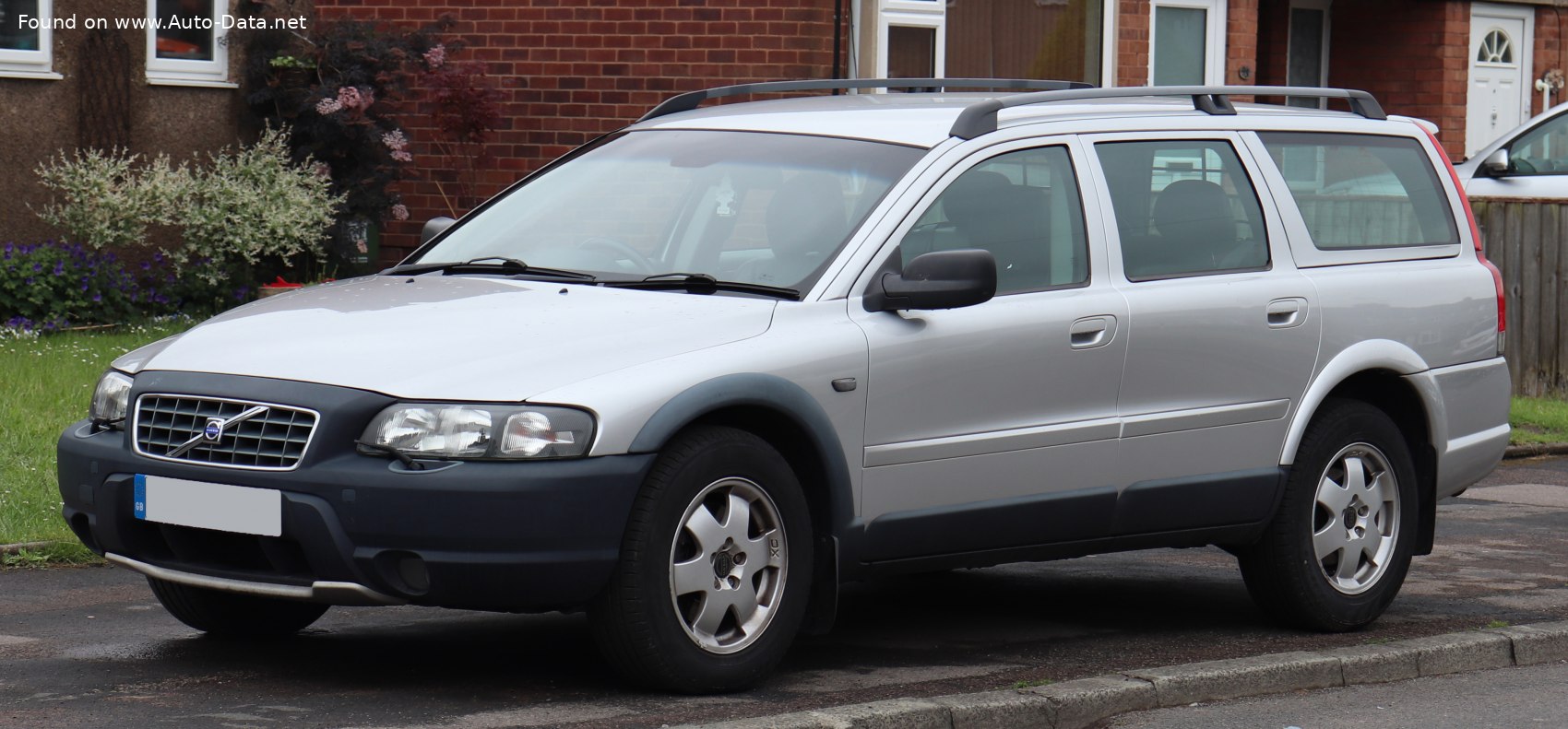 Specifications: Volvo XC70 I 2.5 T (210 Hp) AWD Automatic 2002, 2003, 2004