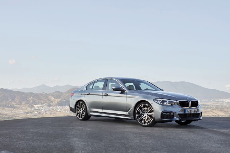 Specifications: BMW 5 Series Sedan (G30) 530e iPerformance (252 Hp) Plug-in Hybrid Steptronic 2017, 2018, 2019