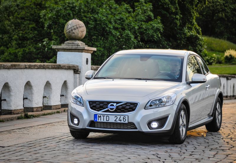 Specifications: Volvo C30 (facelift 2010) 2.0 D3 (150 Hp) 2010, 2011, 2012